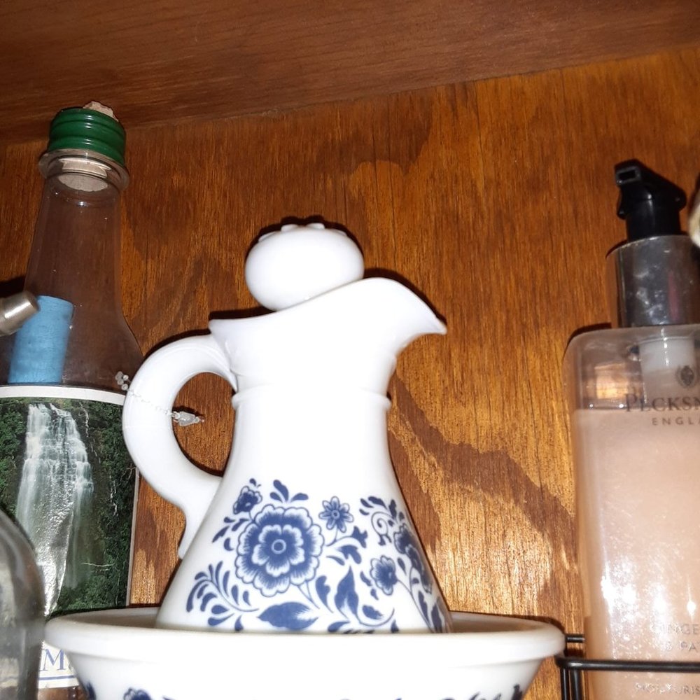 Vintage avon sss decanter